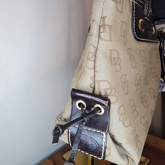 Dooney Bourke Handbags Canves LeatherPurse - Picture 3 of 11